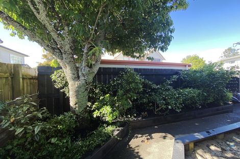 Photo of property in 8 Waipani Road, Te Atatu Peninsula, Auckland, 0610