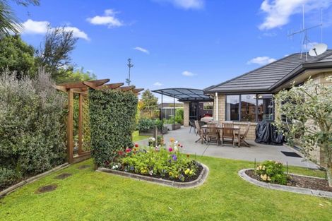 Photo of property in 1 Holly Place, Rototuna North, Hamilton, 3210