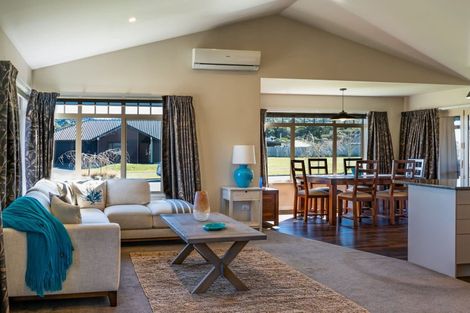 Photo of property in 51 Montgomery Crescent, Kinloch, Taupo, 3377