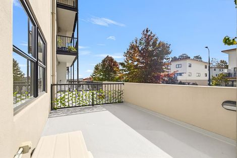 Photo of property in 2/124 Stancombe Road, Flat Bush, Auckland, 2016