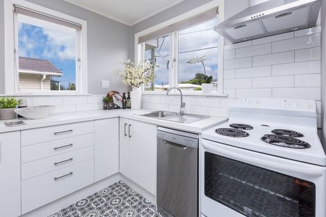 Photo of property in 1/18 Benge Crescent, Clouston Park, Upper Hutt, 5018