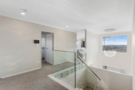 Photo of property in 13 Eastview Crescent, Stanmore Bay, Whangaparaoa, 0932