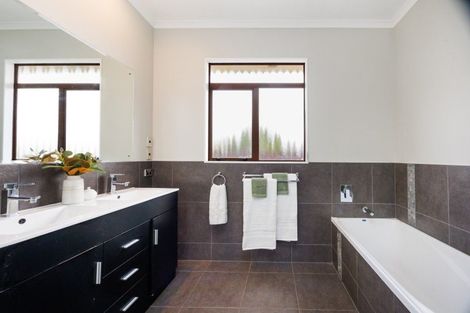 Photo of property in 196 Kelvin Grove Road, Kelvin Grove, Palmerston North, 4414