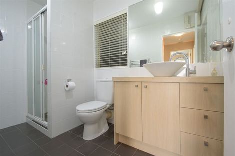 Photo of property in 2a Bird Place, Fernhill, Queenstown, 9300