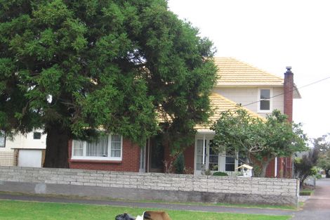 Photo of property in 4 Archlynn Road, Kelston, Auckland, 0602