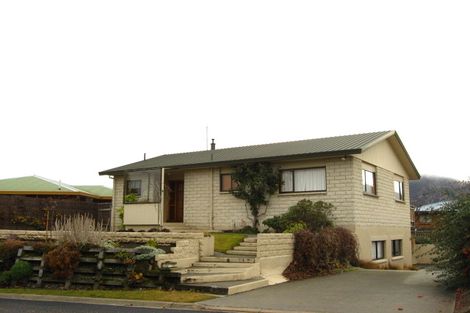 Photo of property in 32 Hood Crescent, Arrowtown, 9302