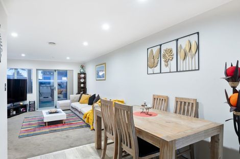 Photo of property in 21 Stephen Avenue, Henderson, Auckland, 0610