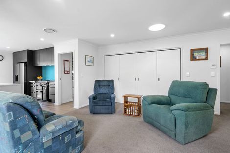 Photo of property in 10 Kaaka Street, Cambridge, 3434