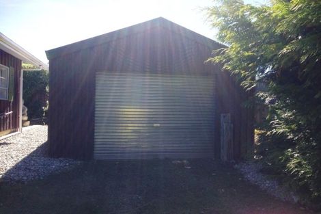 Photo of property in 35 Cedar Drive, Kelvin Heights, Queenstown, 9300