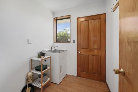 Photo of property in 5 Chilton Drive, Paraparaumu, 5032