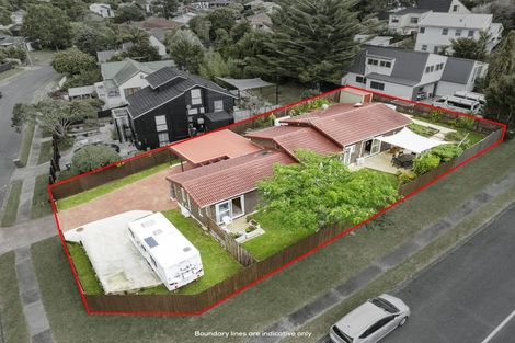 Photo of property in 103 Stapleford Crescent, Browns Bay, Auckland, 0630