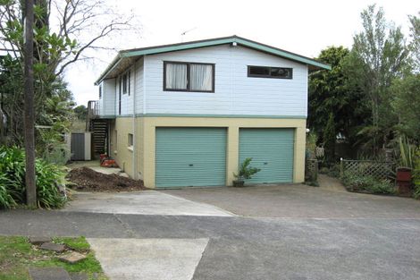 Photo of property in 13 Lindaver Grove, Merrilands, New Plymouth, 4312