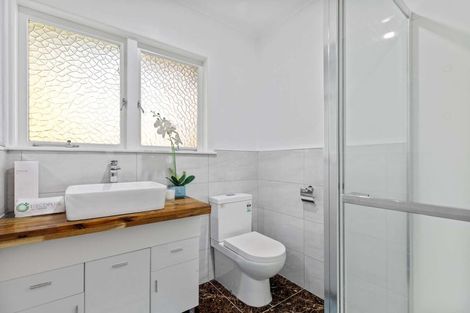 Photo of property in 27 Lawrence Crescent, Hillpark, Auckland, 2102