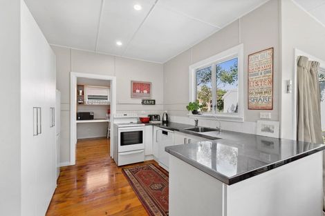 Photo of property in 22 Richmond Street, Fitzroy, New Plymouth, 4312
