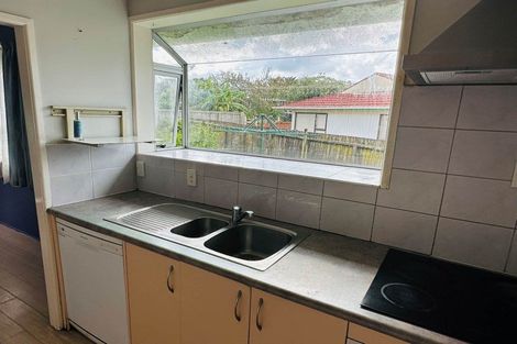 Photo of property in 187 Henderson Valley Road, Henderson, Auckland, 0612