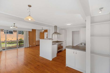 Photo of property in 9 Cockayne Crescent, Sunnynook, Auckland, 0620