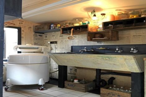 Photo of property in 1 Robertson Street, Russell, 0202