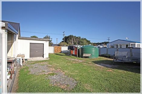 Photo of property in 5 Ripa Street, Tangimoana, 4822