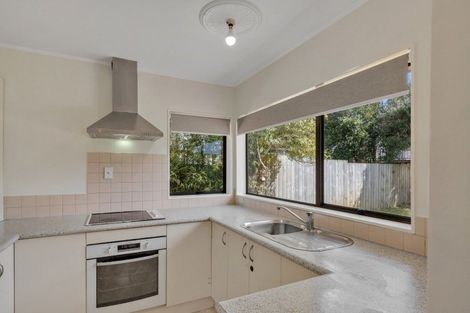 Photo of property in 2/125 Pigeon Mountain Road, Half Moon Bay, Auckland, 2012