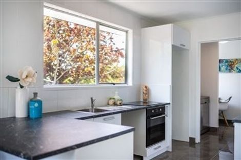 Photo of property in 9 Juniper Road, Sunnynook, Auckland, 0620