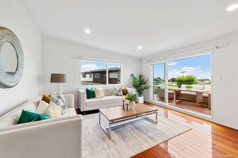 Photo of property in 65 Zara Court, Windsor Park, Auckland, 0632