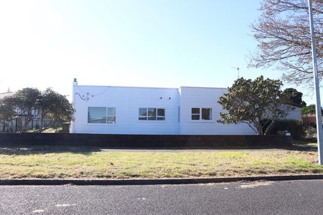 Photo of property in 9 Gibbs Road, Manurewa, Auckland, 2102