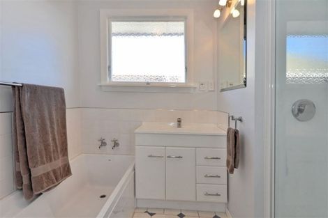 Photo of property in 10 Cotswold Avenue, Bishopdale, Christchurch, 8053