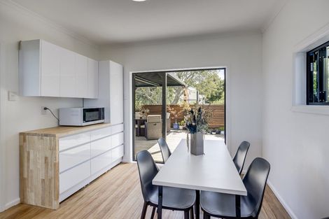 Photo of property in 54 Napier Terrace, Hospital Hill, Napier, 4110