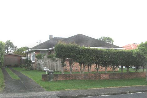 Photo of property in 19 Hereford Street, Te Atatu Peninsula, Auckland, 0610