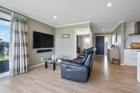 Photo of property in 19 George Street, Bulls, 4818