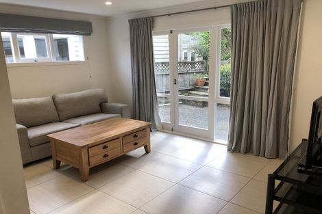 Photo of property in 6 Hinemoa Terrace, Birkenhead, Auckland, 0626