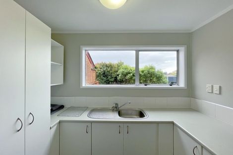 Photo of property in 2/82 Moore Street, Hillcrest, Auckland, 0627