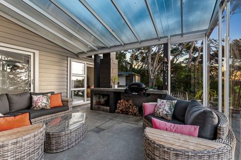 Photo of property in 24 Poplar Road, Stanmore Bay, Whangaparaoa, 0932
