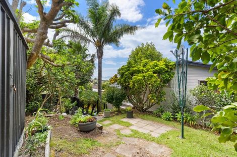 Photo of property in 5 Amante Crescent, Mairangi Bay, Auckland, 0630