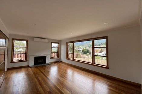 Photo of property in 76 Hampden Street, Picton, 7220