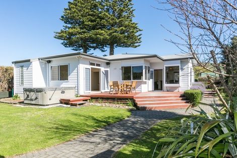 Photo of property in 31 Airini Road, Waimarama, Havelock North, 4294