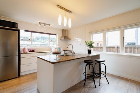 Photo of property in 94 Hargest Crescent, Saint Clair, Dunedin, 9012