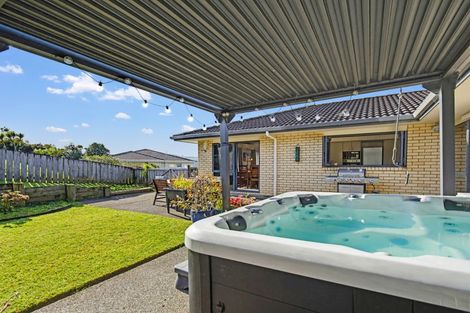 Photo of property in 40 Te Kauri Place, Helensville, 0800