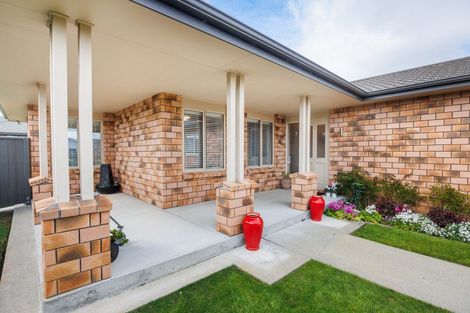 Photo of property in 30 Daniel Place, Kelvin Grove, Palmerston North, 4414