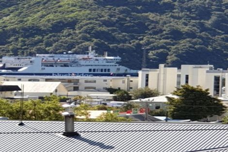 Photo of property in 20 Broadway, Picton, 7220