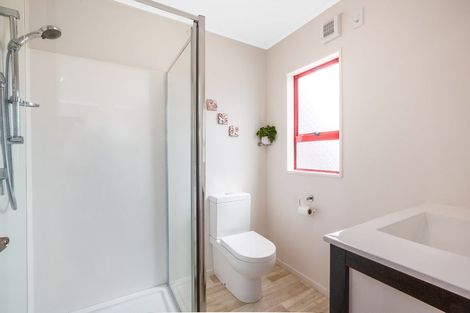 Photo of property in 7 Lowry Crescent, Stokes Valley, Lower Hutt, 5019