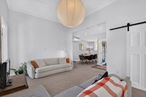 Photo of property in 28 Milton Road, Bluff Hill, Napier, 4110