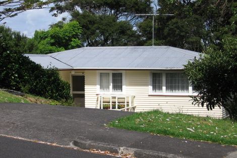 Photo of property in 4 Thuja Street, Green Bay, Auckland, 0604