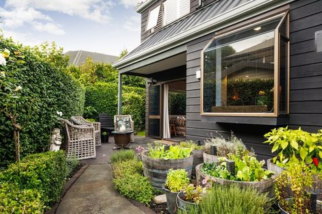 Photo of property in 8 Caccia Birch Lane, Hokowhitu, Palmerston North, 4410