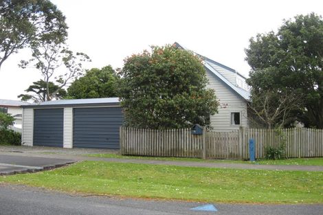 Photo of property in 70 Ferry Parade, Herald Island, Auckland, 0618