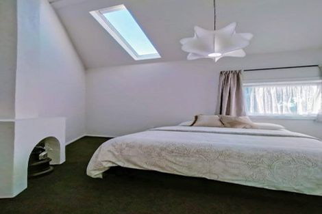 Photo of property in 127 Muritai Road, Eastbourne, Lower Hutt, 5013