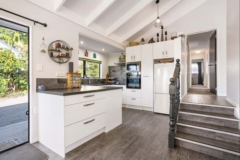 Photo of property in 125 Park Avenue, Whangamata, 3620