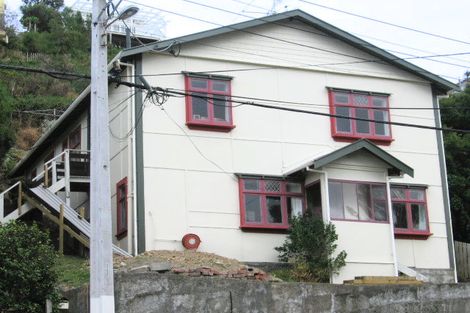 Photo of property in 3/102 Eden Street, Island Bay, Wellington, 6023