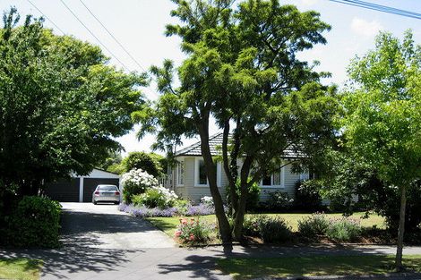 Photo of property in 42 Pinehurst Crescent, Russley, Christchurch, 8042