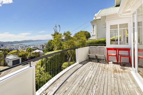 Photo of property in 27 Connaught Terrace, Brooklyn, Wellington, 6021